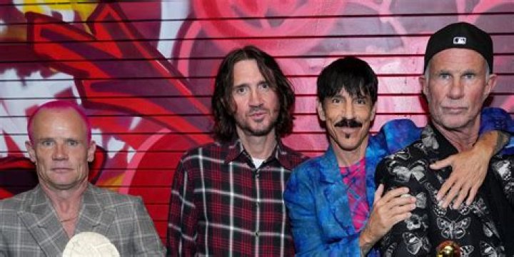 A Red Hot Chili Peppers el&aacute;rulta, mi&eacute;rt t&eacute;rt vissza John Frusciante a