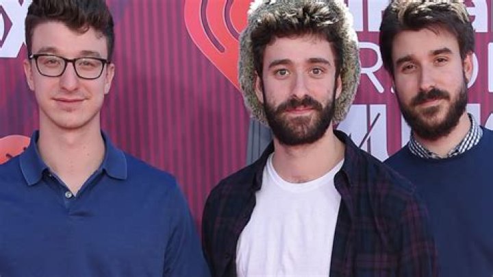 AJR's 'Bang' Tops Adult Pop Airplay Chart
