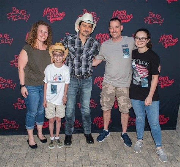 Brad Paisley's Heartwarming Pictures With His Sons
