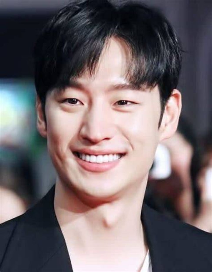 Get Ready: Exploring Lee Je Hoon's Enduring Legacy And Age