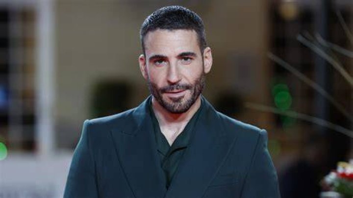 &iquest;Qui&eacute;n es Miguel &Aacute;ngel Silvestre, el actor que le coquete&oacute; en vivo a