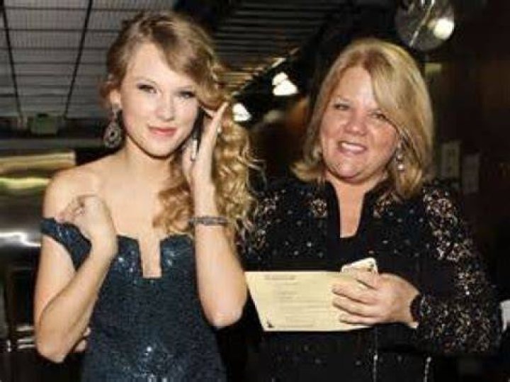 Latest Rumours: Are Taylor Swift's Parents Rekindling Their Romance?