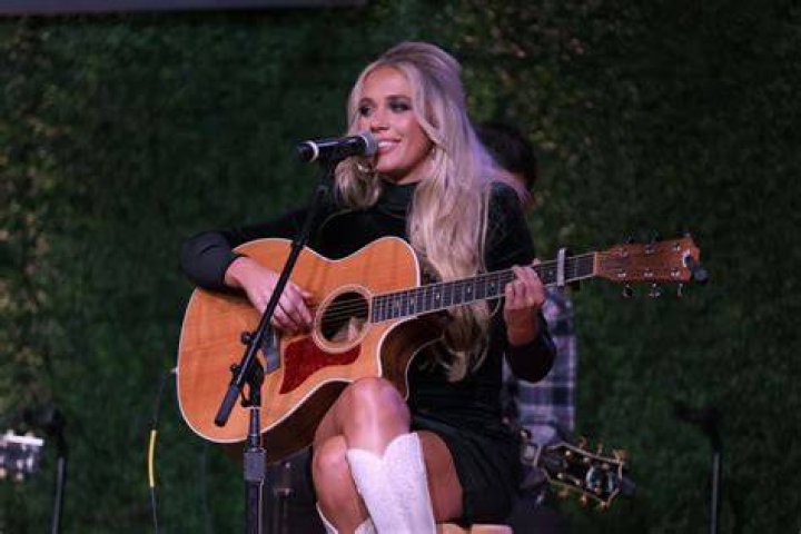 Megan Moroney Shakes Off Criticism in Confident 'I'm Not Pretty'