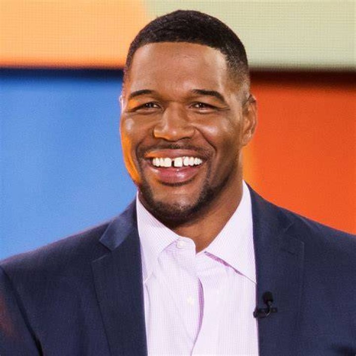 Michael Strahan's Daughter Sophia Poses in Matching Yellow CropTop and
