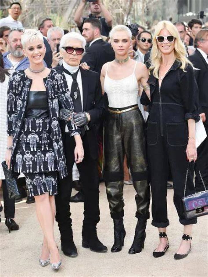 Unveiling Cara Delevingne's Height: Insights And Surprising Revelations